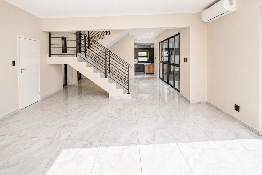 5 Bedroom Property for Sale in Meerhof North West